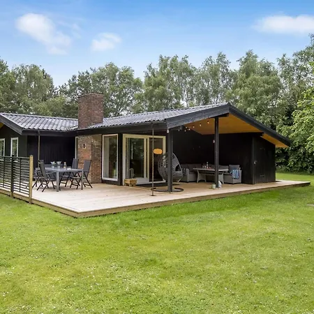 Gudrid - 250m To The Fjord By Interhome